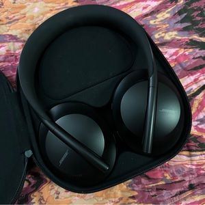 Bose 700 Noise Canceling Headphones - Like New